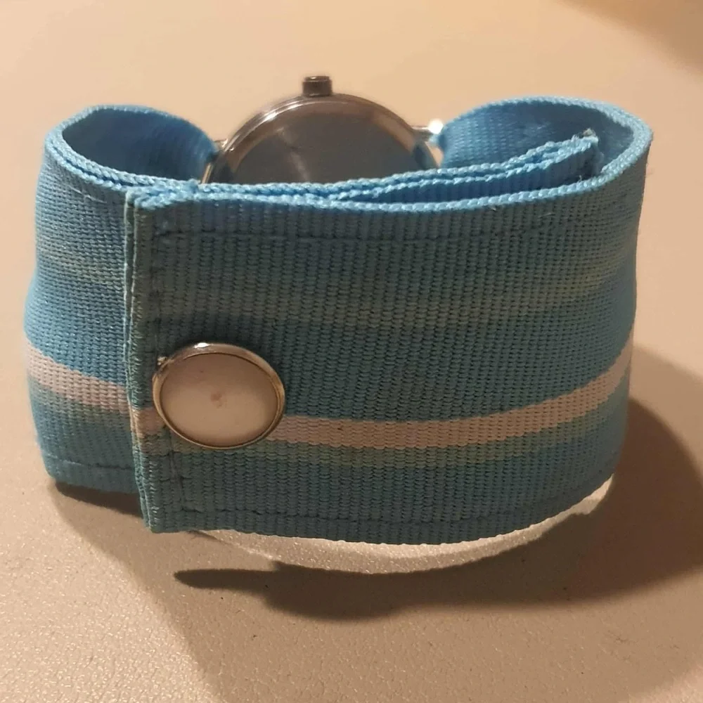 🦋10/$20🦋 Ellemenno Silver/White/Blue Nylon Women's Watch